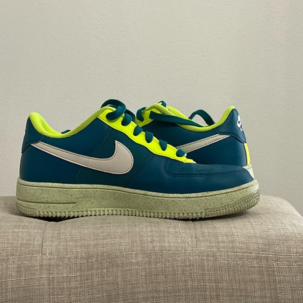 Boy’s Nike Tennis Shoes